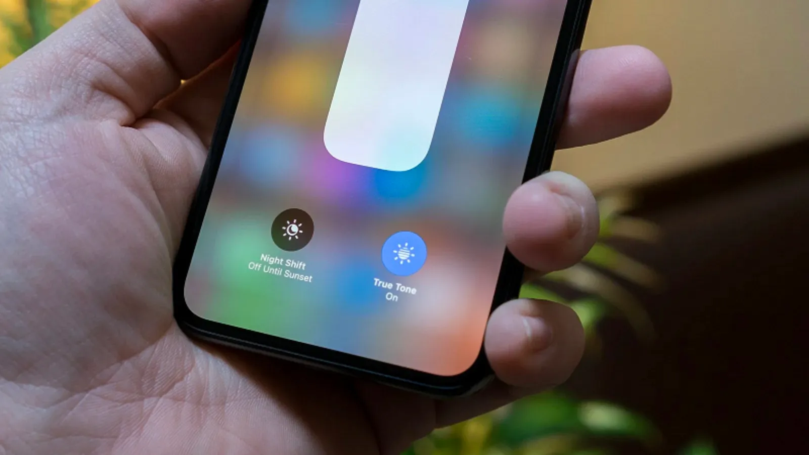 Hình ảnh cho danh mục True Tone - Công nghệ màn hình mới của Apple có gì đặc biệt?