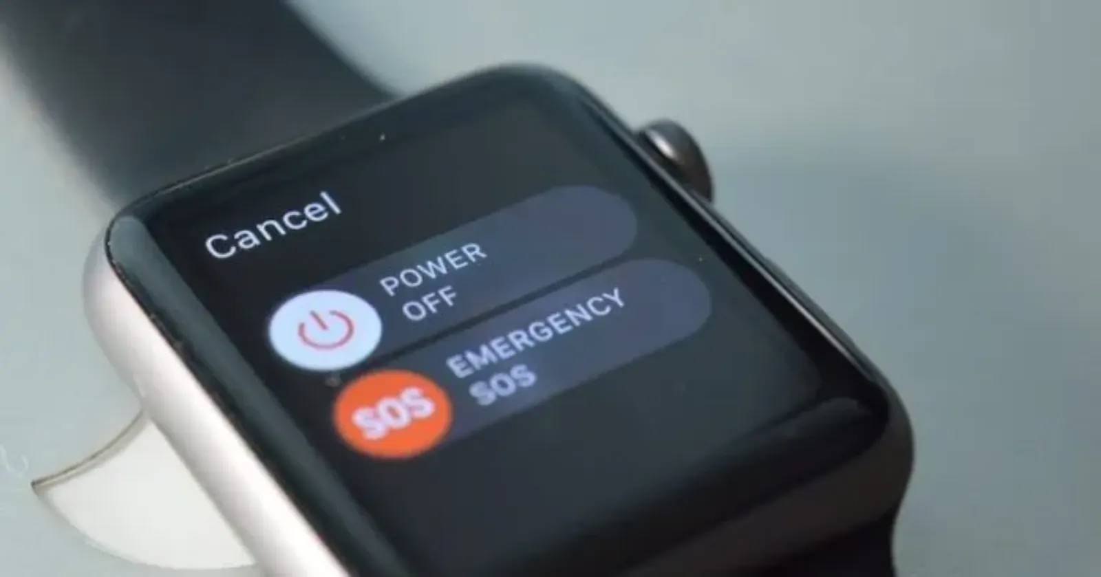 Hình ảnh cho danh mục Apple Watch tiếp tục lập chiến công, cứu sống một người đàn ông bị cuốn ra biển