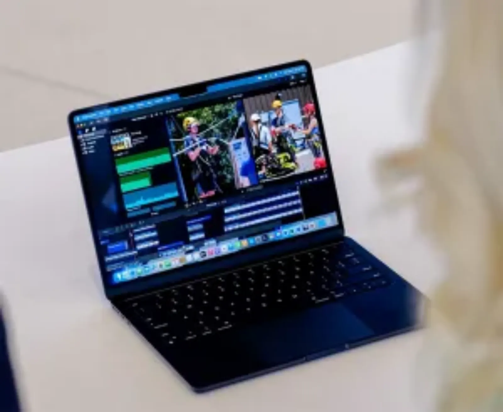 Hình ảnh cho danh mục Có nên mua MacBook Air M2? Yếu tố cần quan tâm trước khi “xuống tiền”