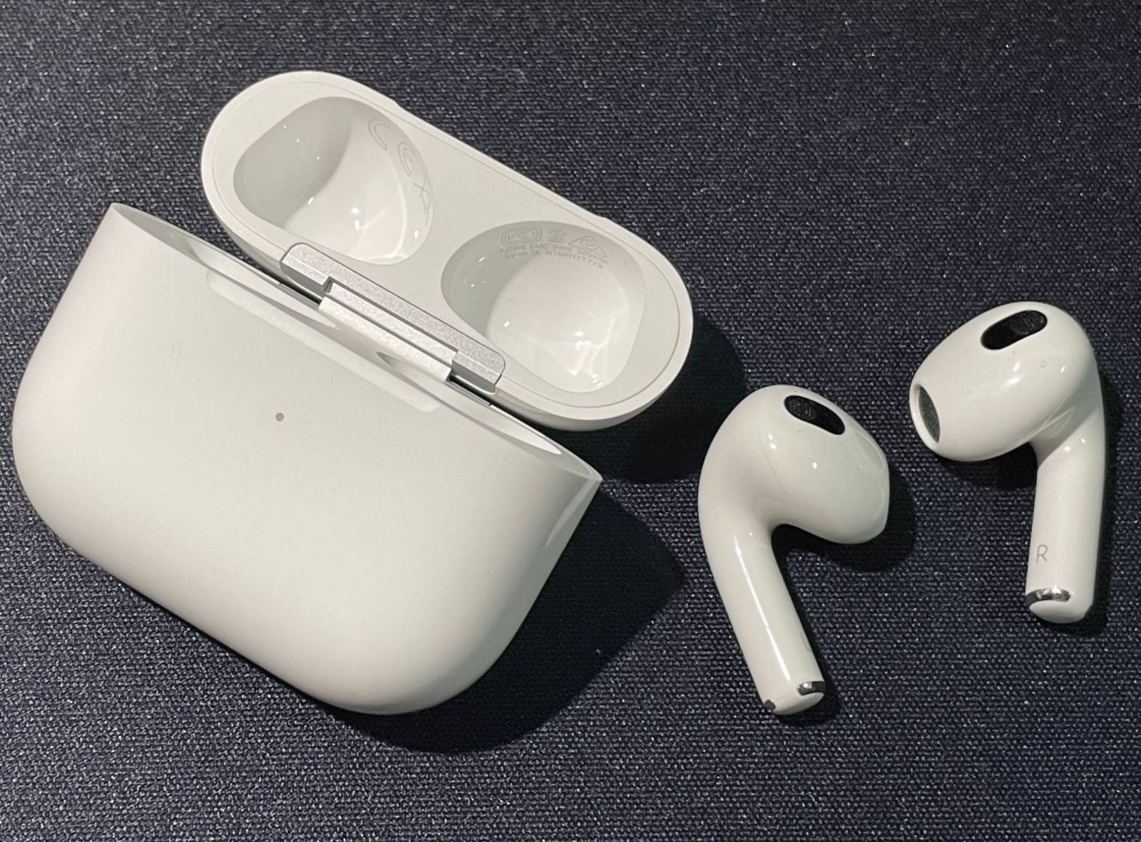 Hình ảnh cho danh mục AirPods 3 có cách âm không? Review thực tế từ người dùng