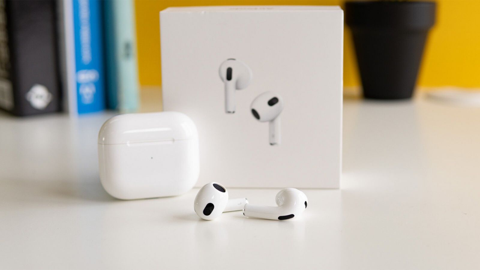 Hình ảnh cho danh mục Cách check AirPods 3 chính hãng, hàng giả đơn giản nhanh chóng