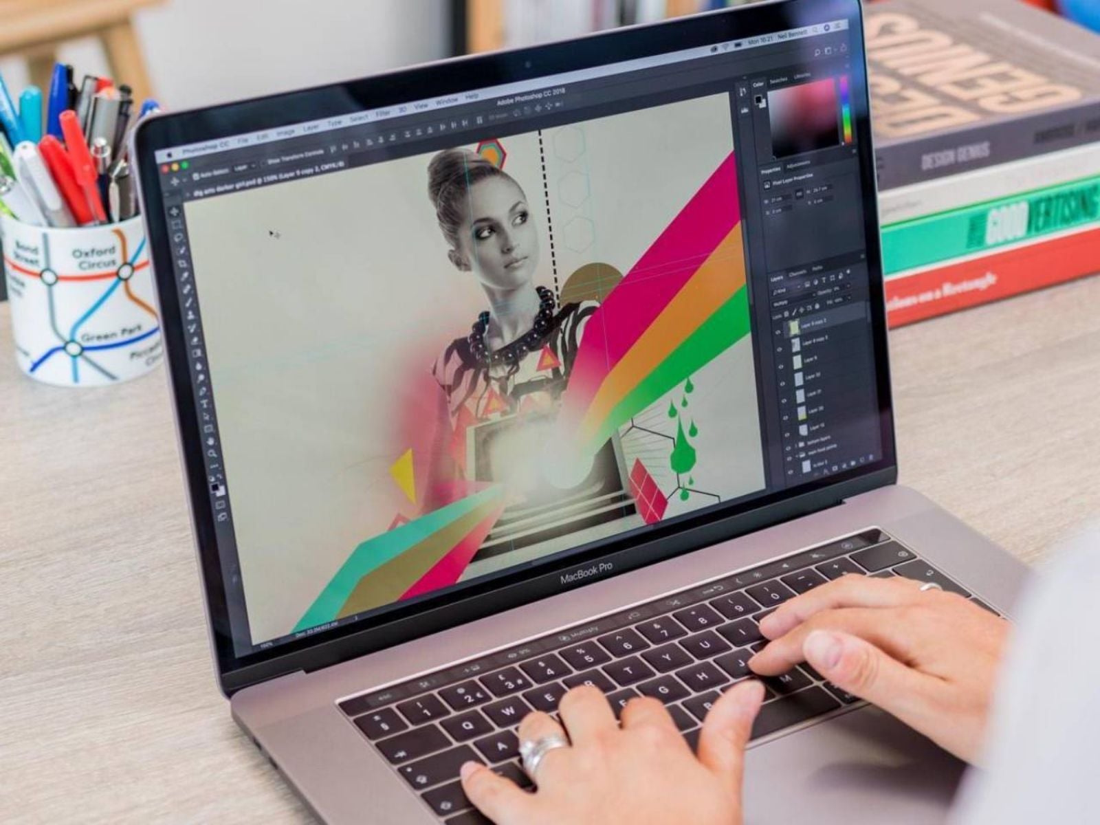 Hình ảnh cho danh mục Nên mua MacBook Pro M2 làm đồ họa không? Những điều dân đồ hoạ nên biết