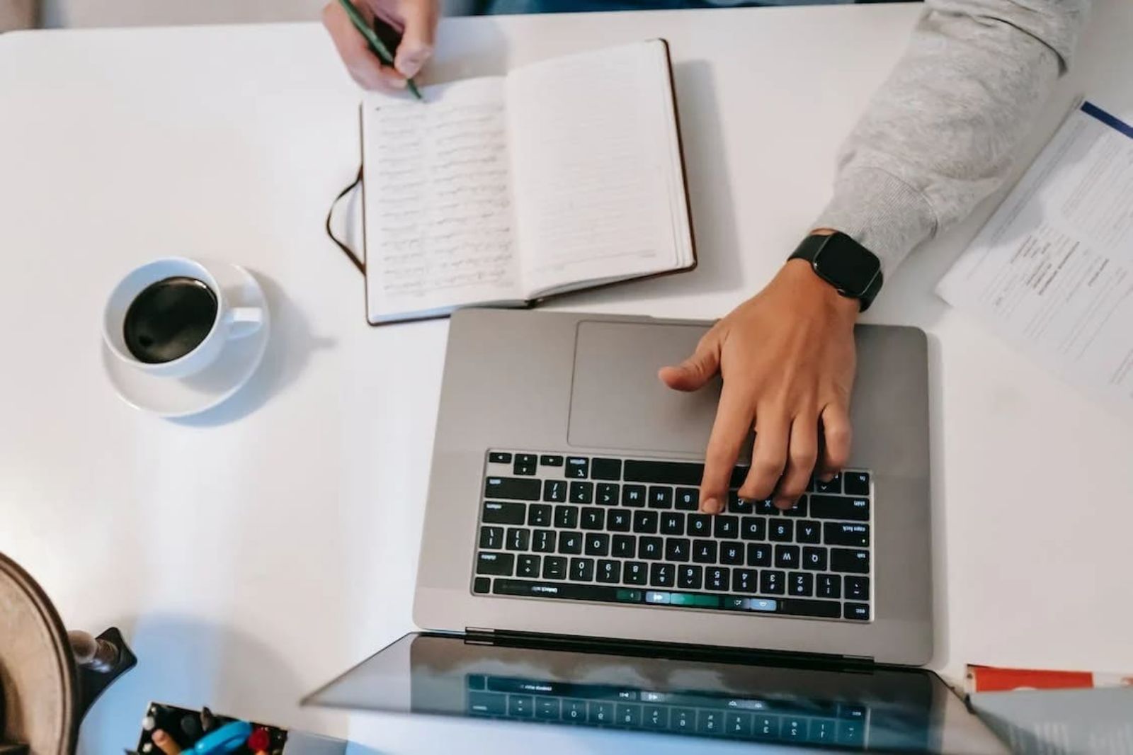 Hình ảnh cho danh mục Có nên mua MacBook khi chỉ làm việc văn phòng?