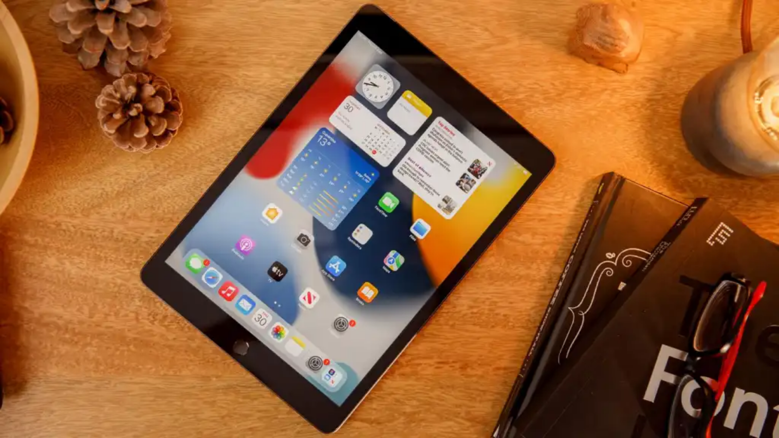 Hình ảnh cho danh mục Mọi điều cần biết về iPad 9.7 inch (2017): Sự quay trở lại của iPad giá rẻ