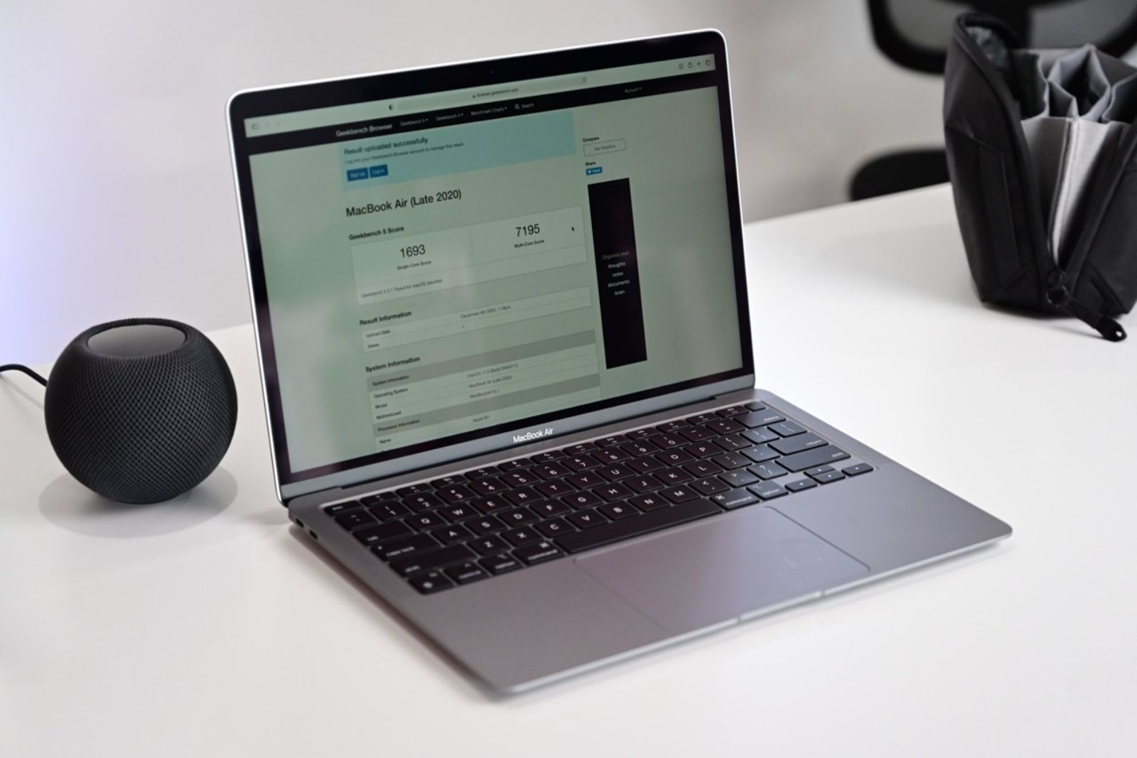Hình ảnh cho danh mục MacBook có thể giúp ích được gì cho dân văn phòng?