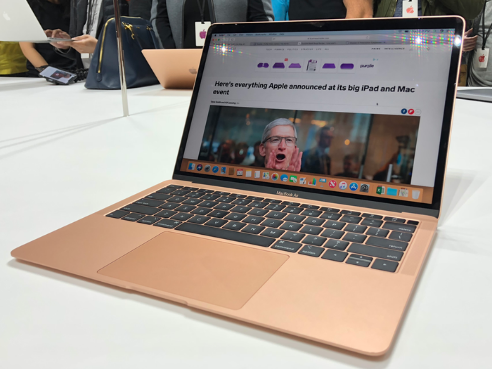 Hình ảnh cho danh mục Ưu và nhược điểm khi chọn mua MacBook M1 để trải nghiệm