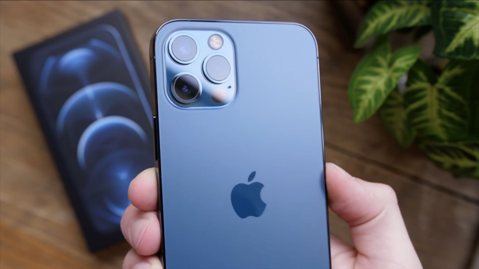 Hình ảnh cho danh mục Mọi điều cần biết về iPhone 12 Pro Max: Quân vương mới của Apple