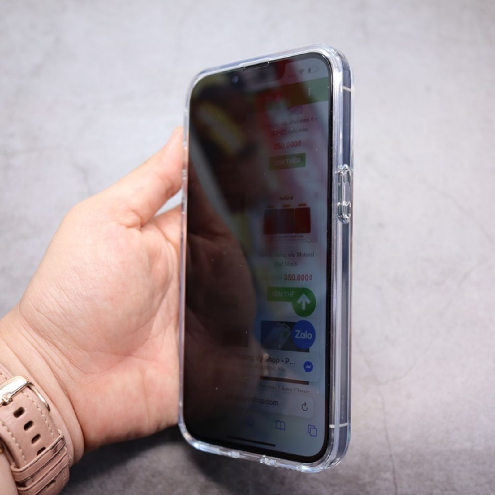 Hình ảnh cho danh mục Cùng kích thước nhưng ốp lưng iPhone X có vừa iPhone XS không?