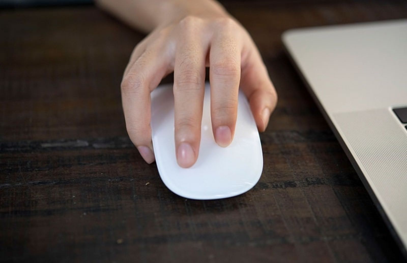 Hình ảnh cho danh mục Tại sao Apple Magic Mouse đẹp đến "nao lòng" mà lại bị người dùng "ghét" đến vậy