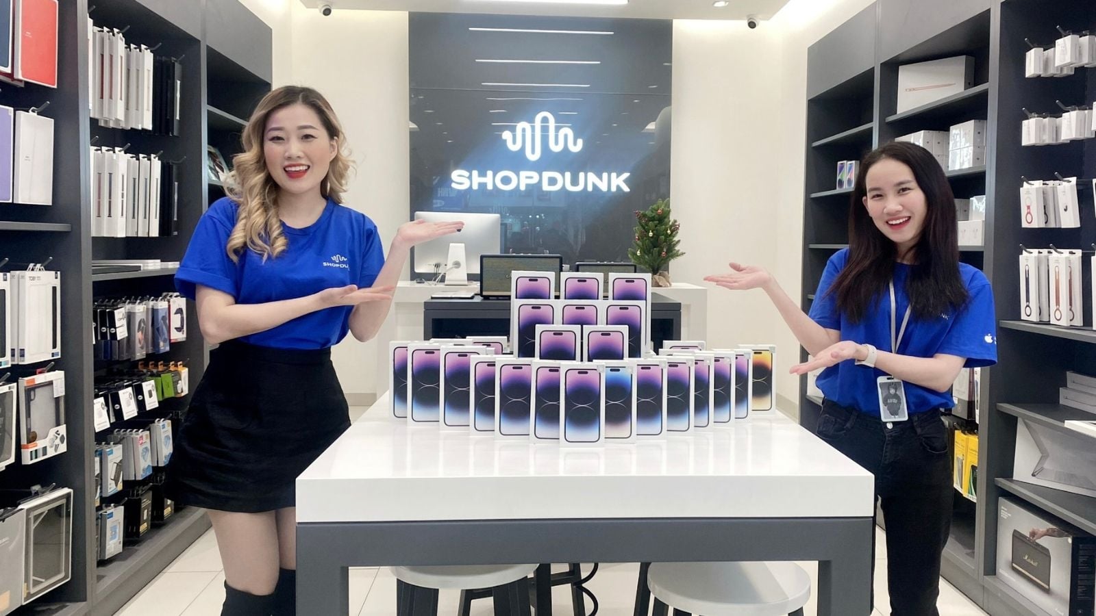 Picture for category Where to Buy an iPhone in Vietnam: Authorized Dealers and Best Deals