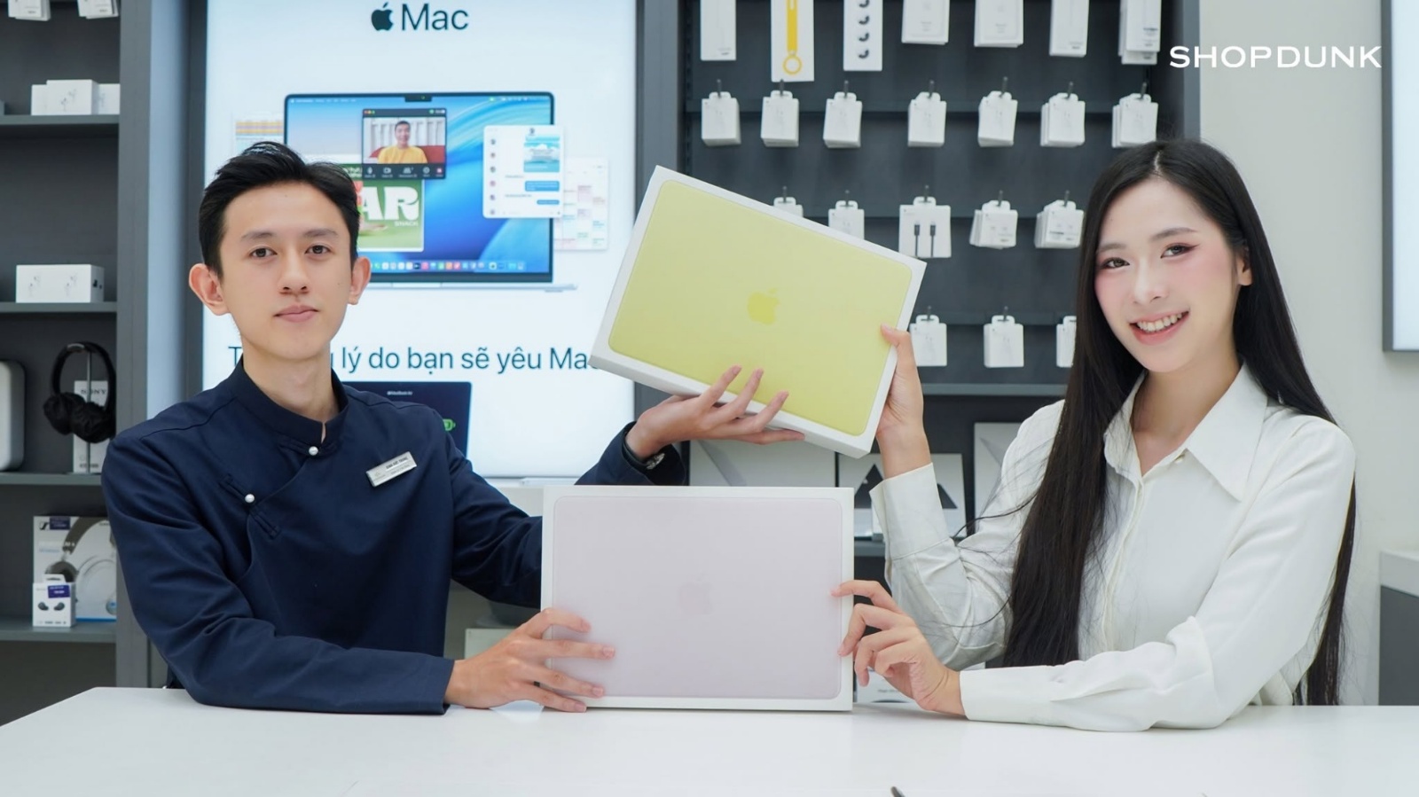 Hình ảnh cho danh mục ShopDunk - Đội ngũ nhân viên Apple Champion Plus 