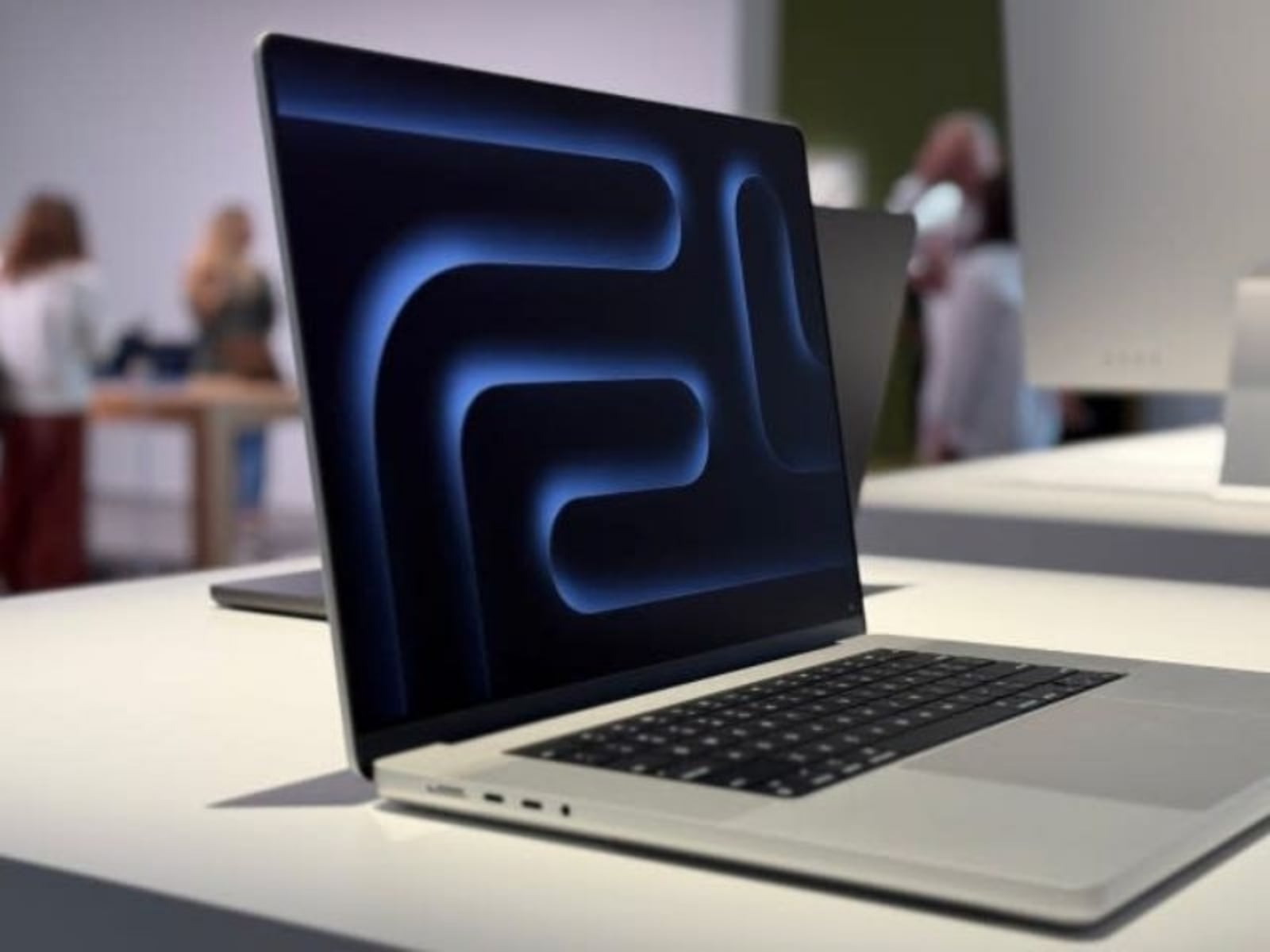 Hình ảnh cho danh mục MacBook Pro M5 bị đầy bộ nhớ? Bí quyết giải phóng dung lượng mà không lo mất dữ liệu