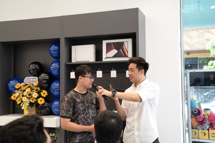 Toàn cảnh sự kiện trải nghiệm đồ Apple tại ShopDunk Đà Nẵng cùng Hot TikToker Tuấn Ngọc Đây 7 315214365 6333191396709481 5597602775209501628 n