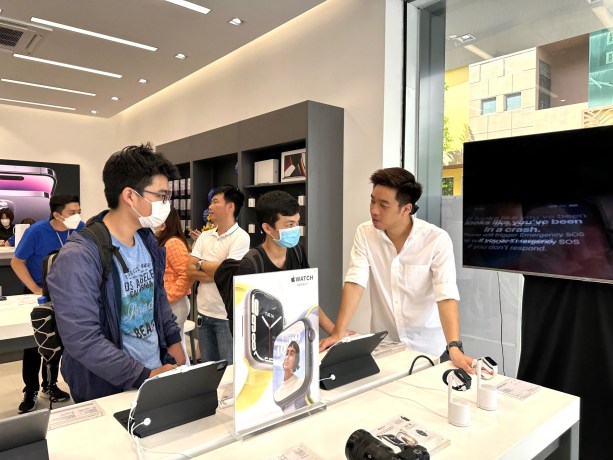 Toàn cảnh sự kiện trải nghiệm đồ Apple tại ShopDunk Đà Nẵng cùng Hot TikToker Tuấn Ngọc Đây 8 314971459 6329591537069467 4085024435875495792 n