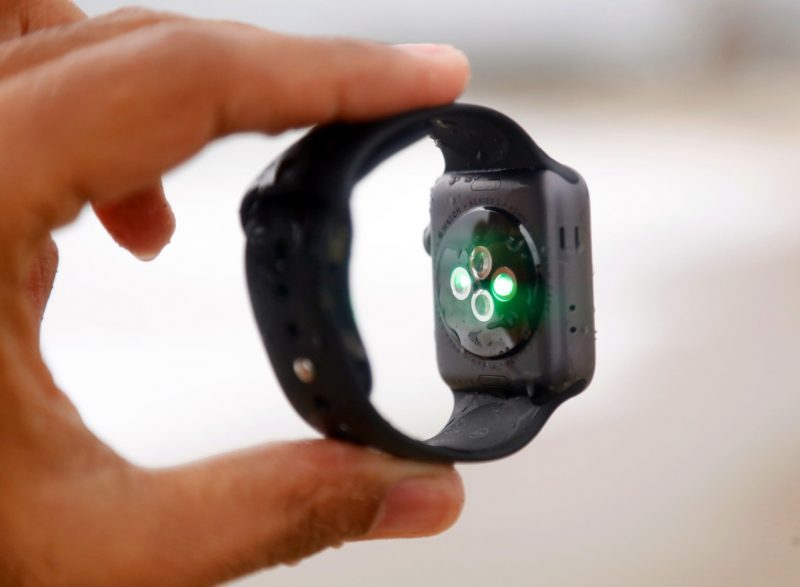 Apple Watch Series 2 giá bao nhiêu thời điểm 2020? 4 Apple Watch Series 2 giá bao nhiêu thời điểm 2019?