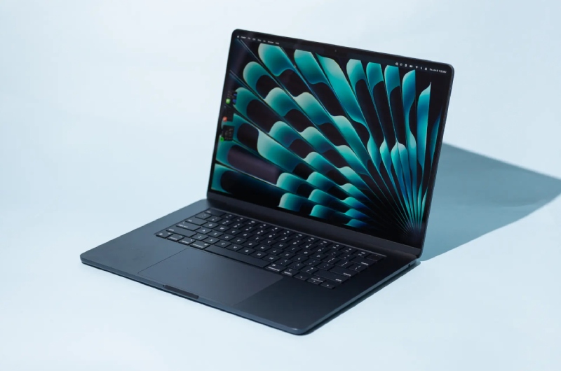Ai nên mua MacBook Air M2 15 inch 16GB 256GB