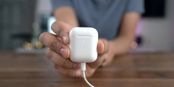 AirPods 2 cần 45 phút để sạc