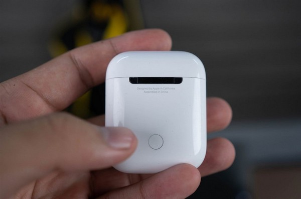 đóng hộp sạc AirPods 