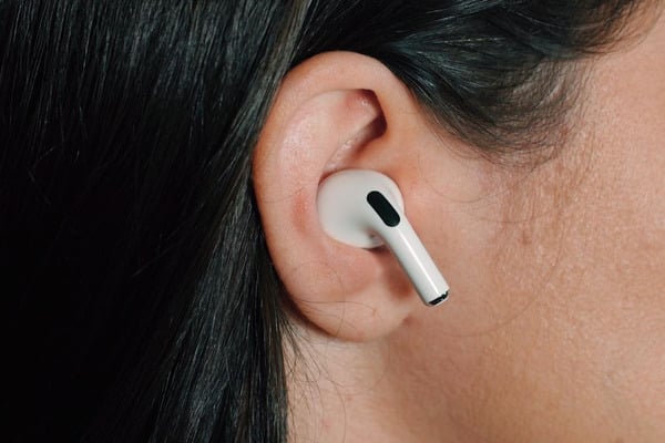 AirPods 3 sở hữu âm thanh sống động, đa chiều