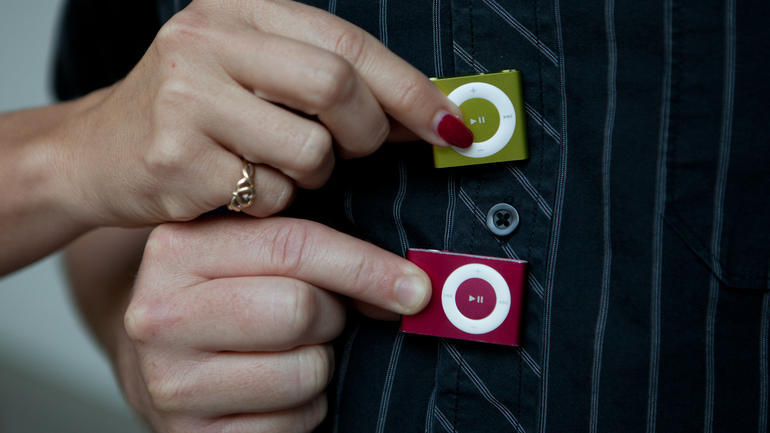 Máy nghe nhạc Apple iPod Shuffle Gen 4 – 2GB có còn đáng mua? 2 Máy nghe nhạc Apple iPod Shuffle Gen 4 – 2GB có còn đáng mua? ảnh 2