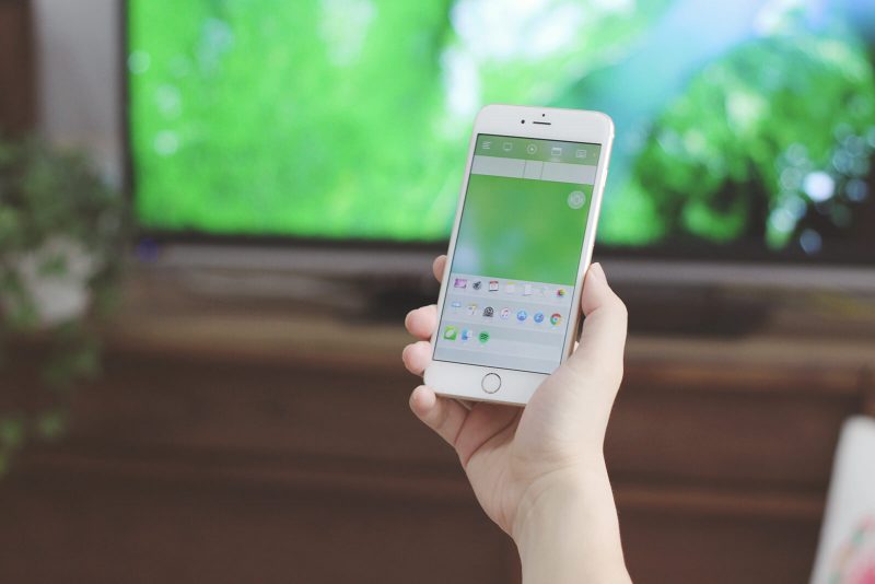 Chiếc điều khiển thu nhỏ ngay trên iPhone 6s Plus của bạn Chiếc điều khiển thu nhỏ ngay trên iPhone 6s Plus của bạn