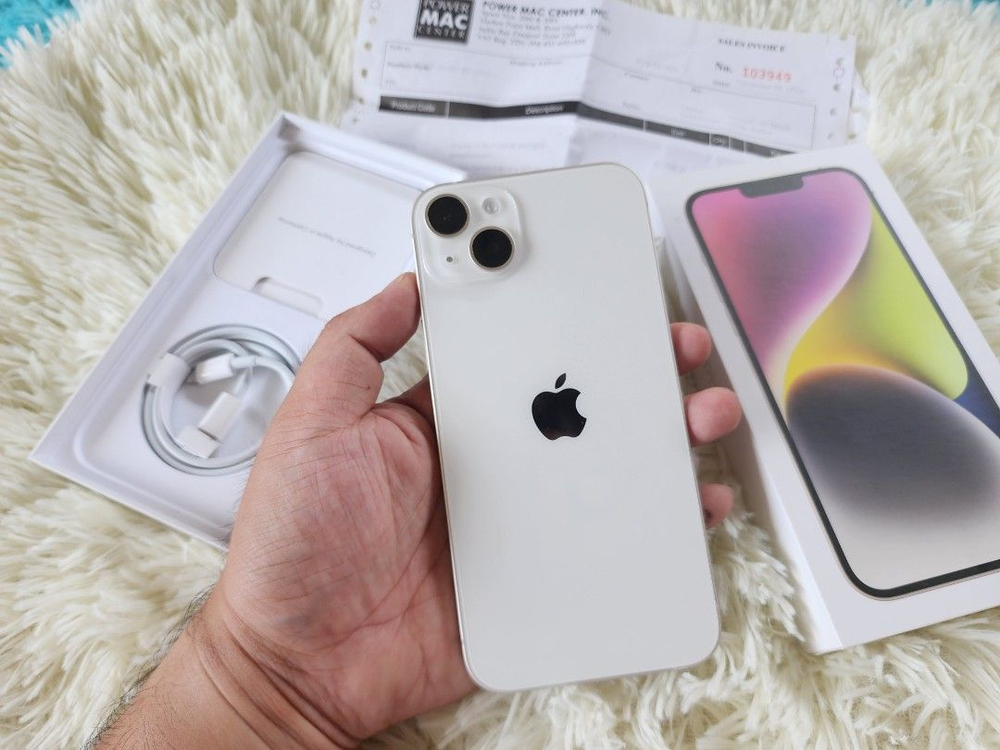Màu trắng trên iPhone 14 Plus còn cực kỳ dễ trong việc phối màu ốp lưng điện thoại