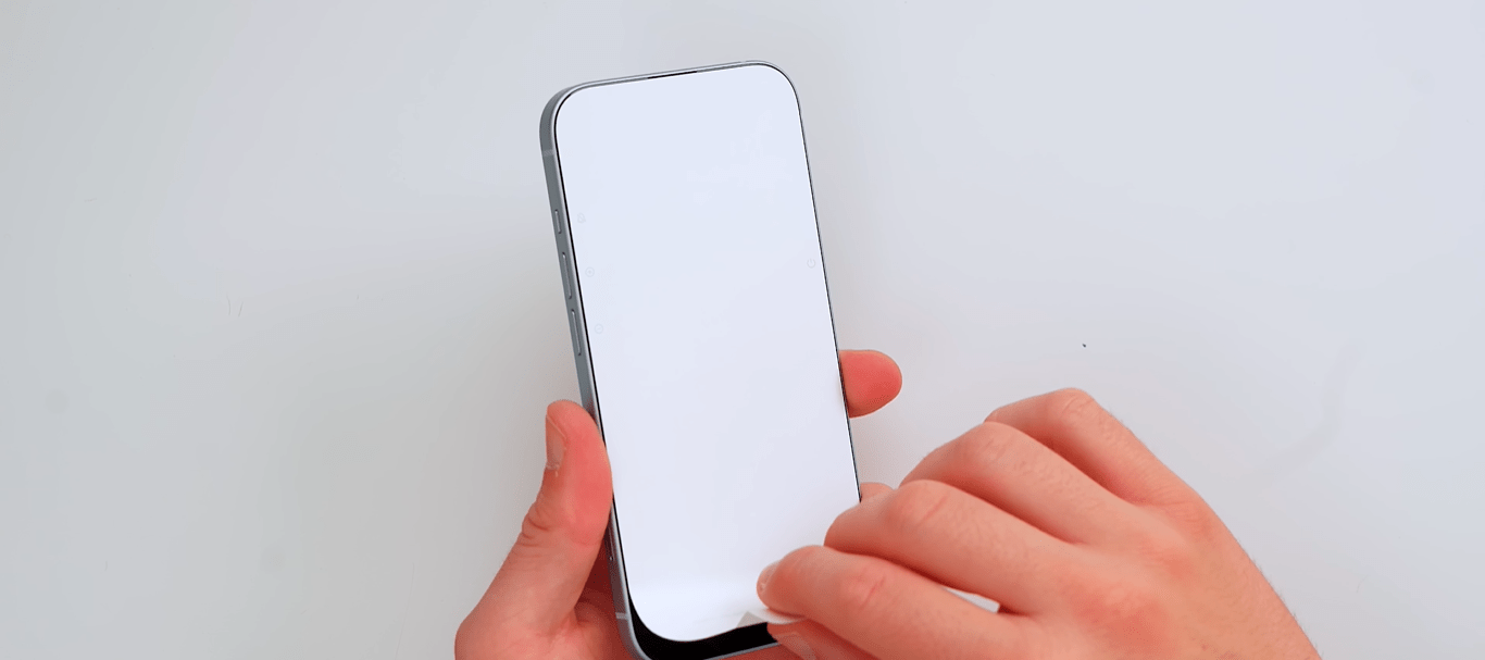 iPhone 15 Plus Xanh Dương vẫn có nút gạt Bật/Tắt tiếng và nút tăng giảm âm lượng