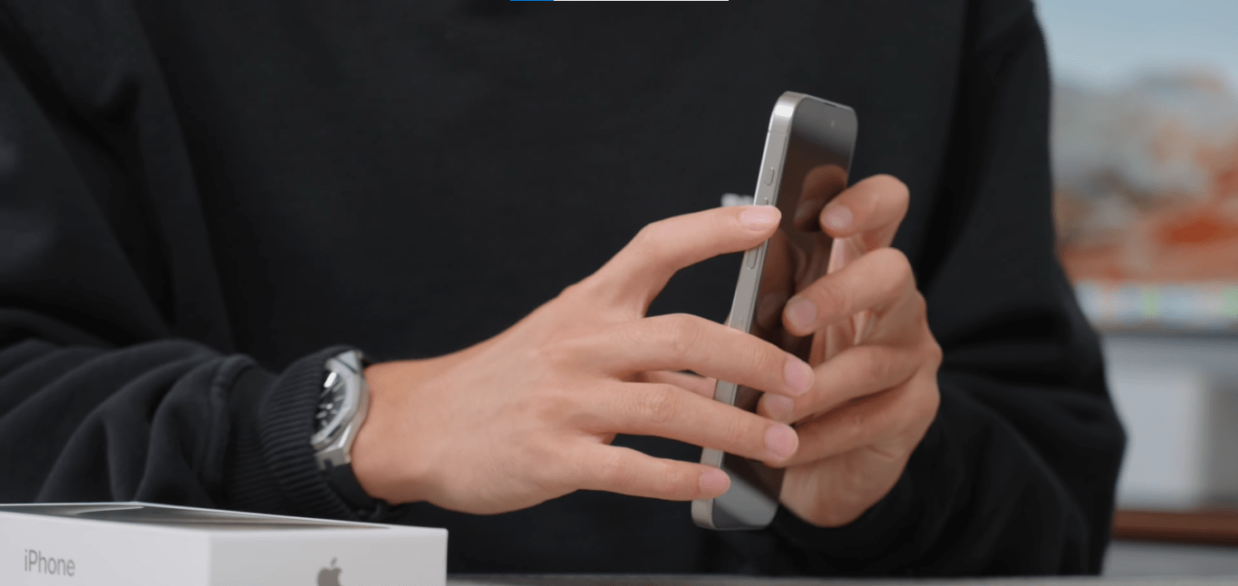 Nút Action Button trên iPhone 15 Pro Max đã thế chỗ nút Bật/Tắt tiếng