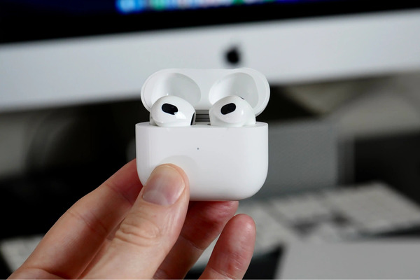 AirPods không hiện đèn báo