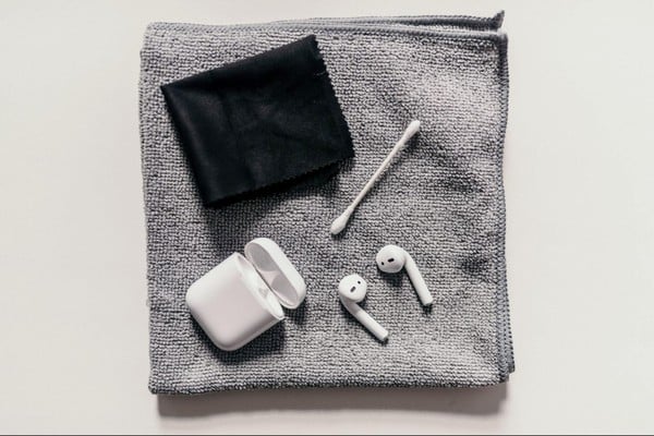 chuẩn bị đồ vệ sinh airpods