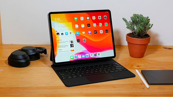 Nên dùng bàn phím có Trackpad cho iPad hay không?