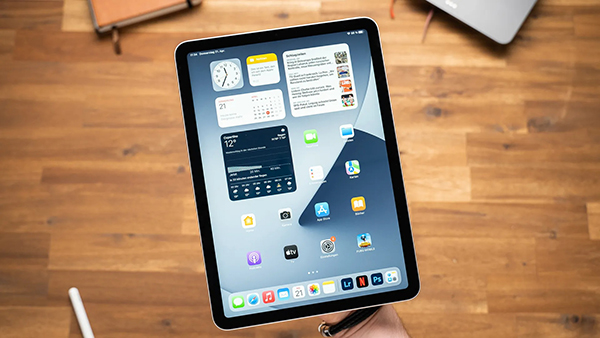iPad Air 5 Wi-Fi 64GB với Switcheasy EasyPencil Pro 4
