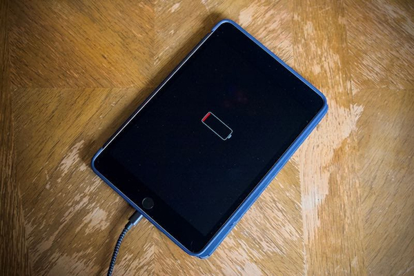 Cách xử lý iPad không nhận sạc do pin bị chai
