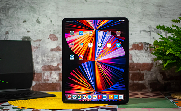 iPad Pro M1 12.9 inch để vẽ đồ họa