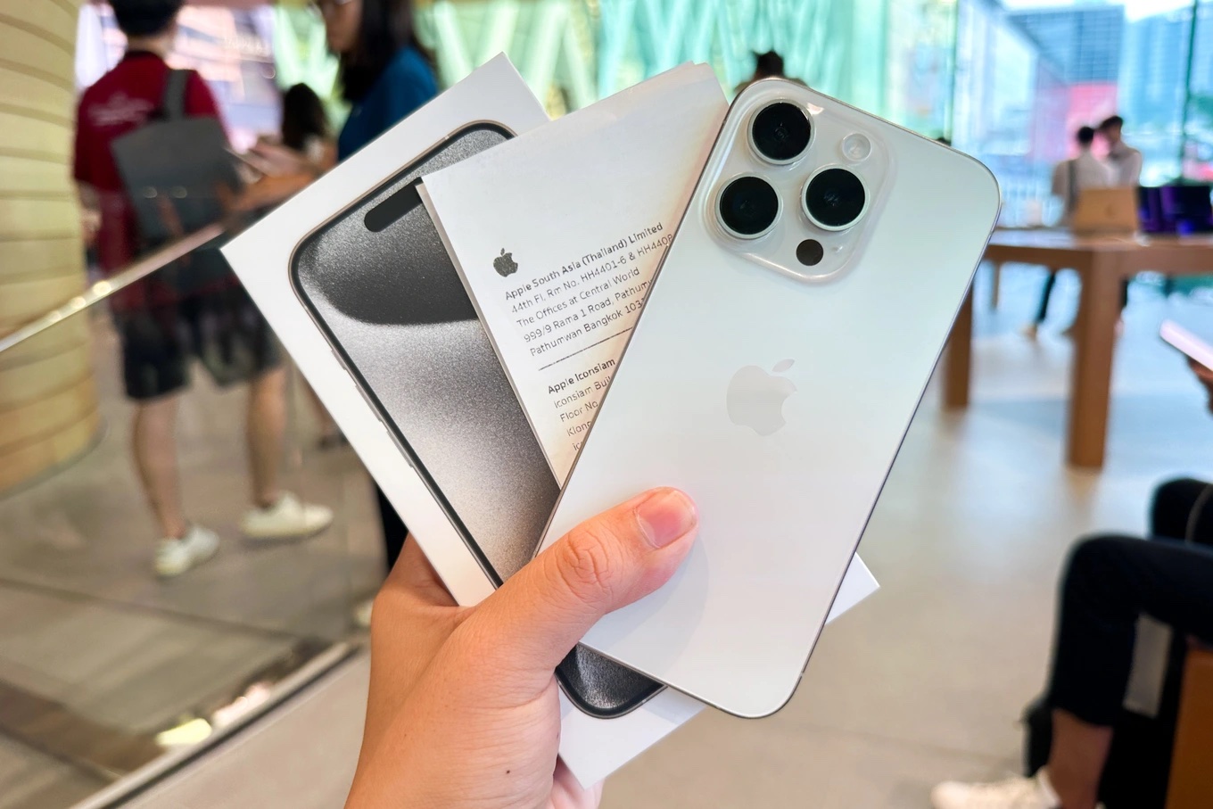Giảm giá cực sốc khi mua iPhone 15 nên khi mở bán đã rất nhiều iFans săn đón
