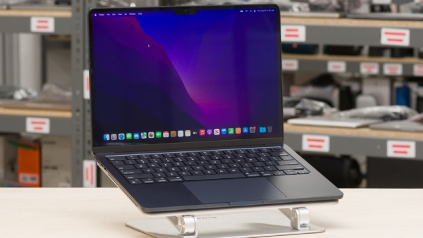Sửa Macbook Air M2 chính hãng