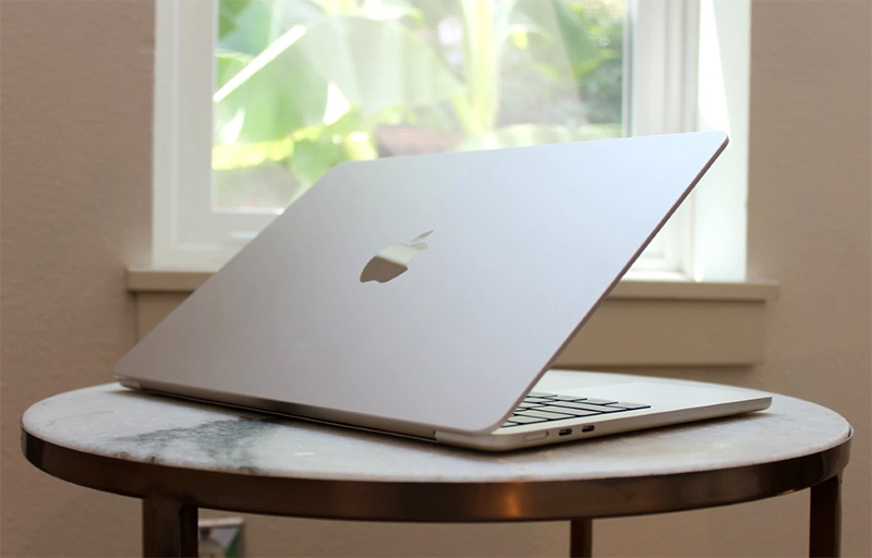 Chi tiết MacBook Air M2 Silver mới ra mắt - Giá từ 29 triệu đồng 2 MacBook Air M2 Silver