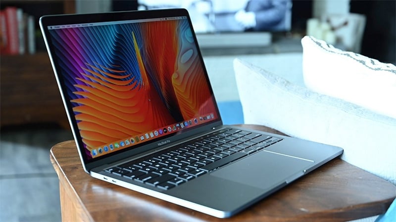 Chi tiết MacBook Pro M2 màu bạc - Giá chỉ từ 31 triệu đồng 4 MacBook Pro M2 màu bạc toát lên sự sang trọng
