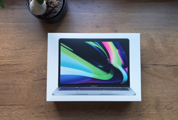 Hộp Macbook Pro M2