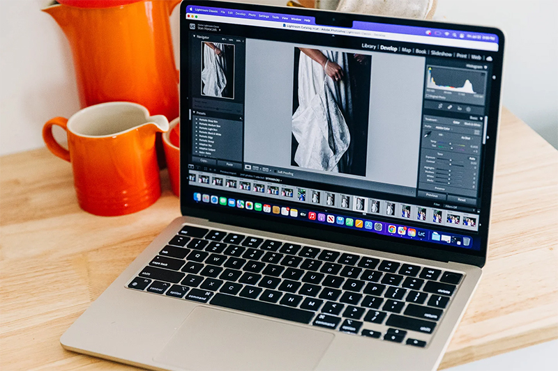 MacBook Air M2 làm được gì? Có nên mua hay không? 4 MacBook Air có thể thực hiện các thao tác thiết kế đơn giản