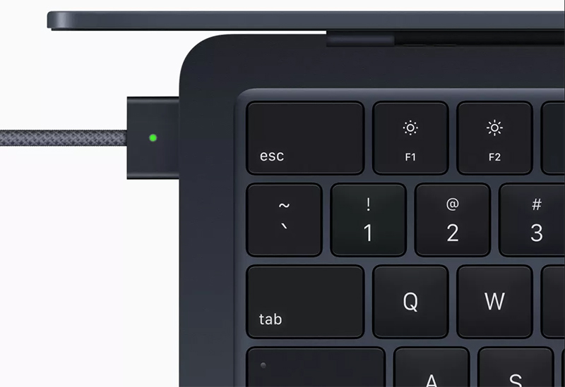 MacBook Air M2 và MacBook Air M1 nên mua loại nào tốt hơn? So sánh chi tiết 4 MacBook Air M2 có trang bị thêm sạc MagSafe