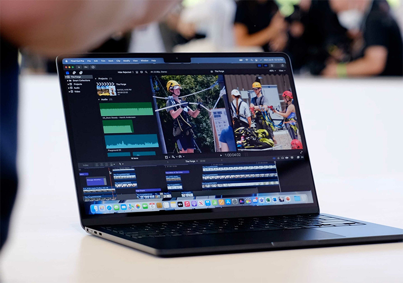 So sánh MacBook Air M2 256GB và 512GB? Có nên đầu tư nâng cấp SSD 1 Thao tác xử lý video trên MacBook Air M2