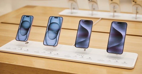 iPhone 15 Pro Max sở hữu thiết kế nổi bật với khung viền Titanium lần đầu tiên xuất ở các dòng smartphone của Apple