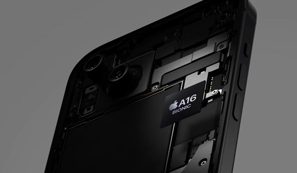Cả hai phiên bản iPhone 14 Pro và iPhone 15 đều sở hữu hiệu suất mạnh mẽ với con chip A16 Bionic