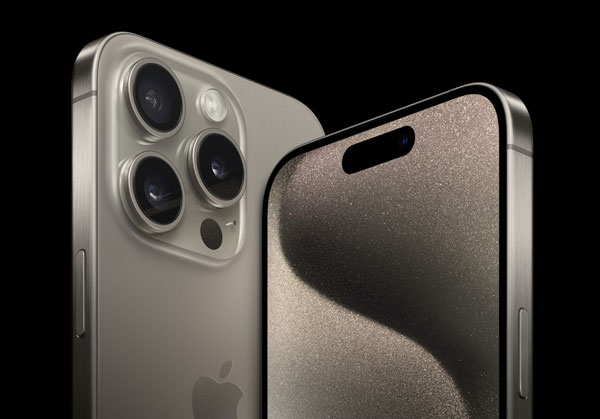 iPhone 15 Pro Max là phiên bản cao cấp nhất về màn hình, hội tụ hết các tính năng mới nhất.